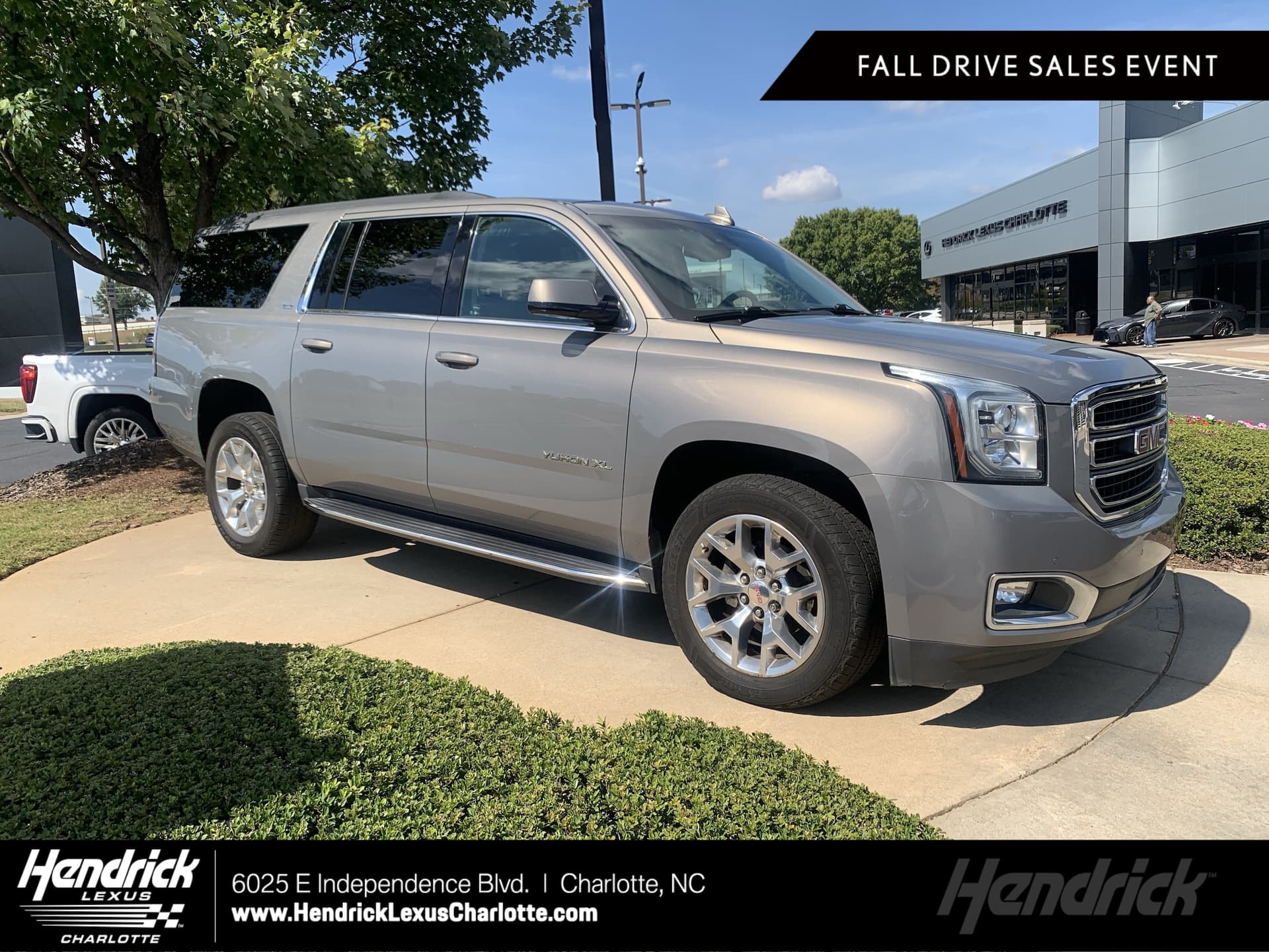 2019 GMC Yukon XL SLT — photo 1 of 36