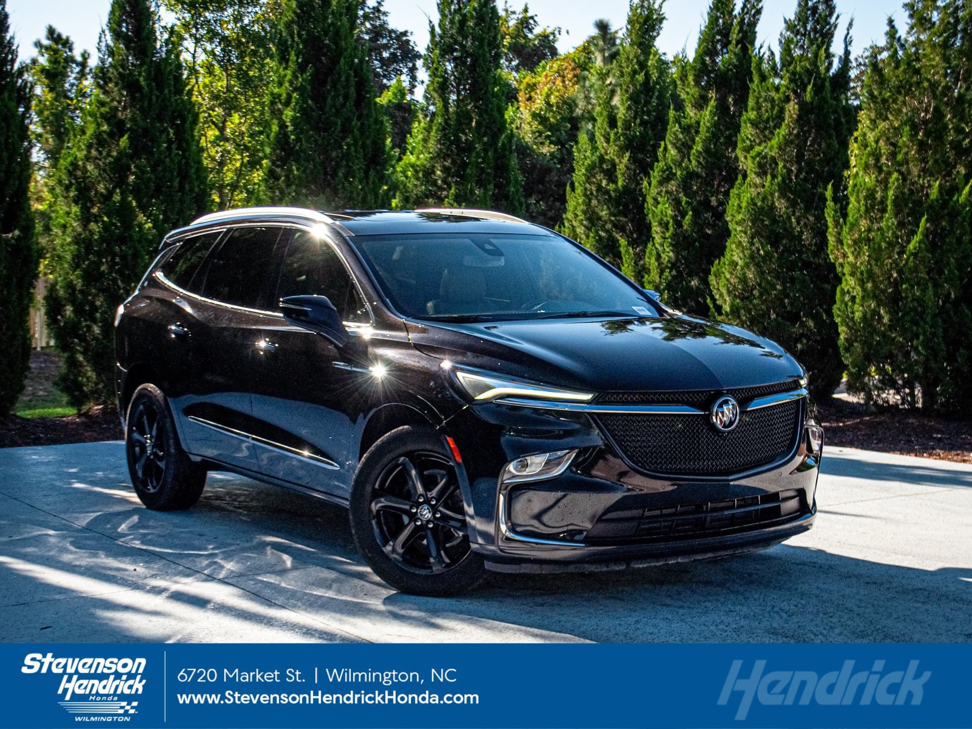 2023 Buick Enclave Essence — photo 1 of 12