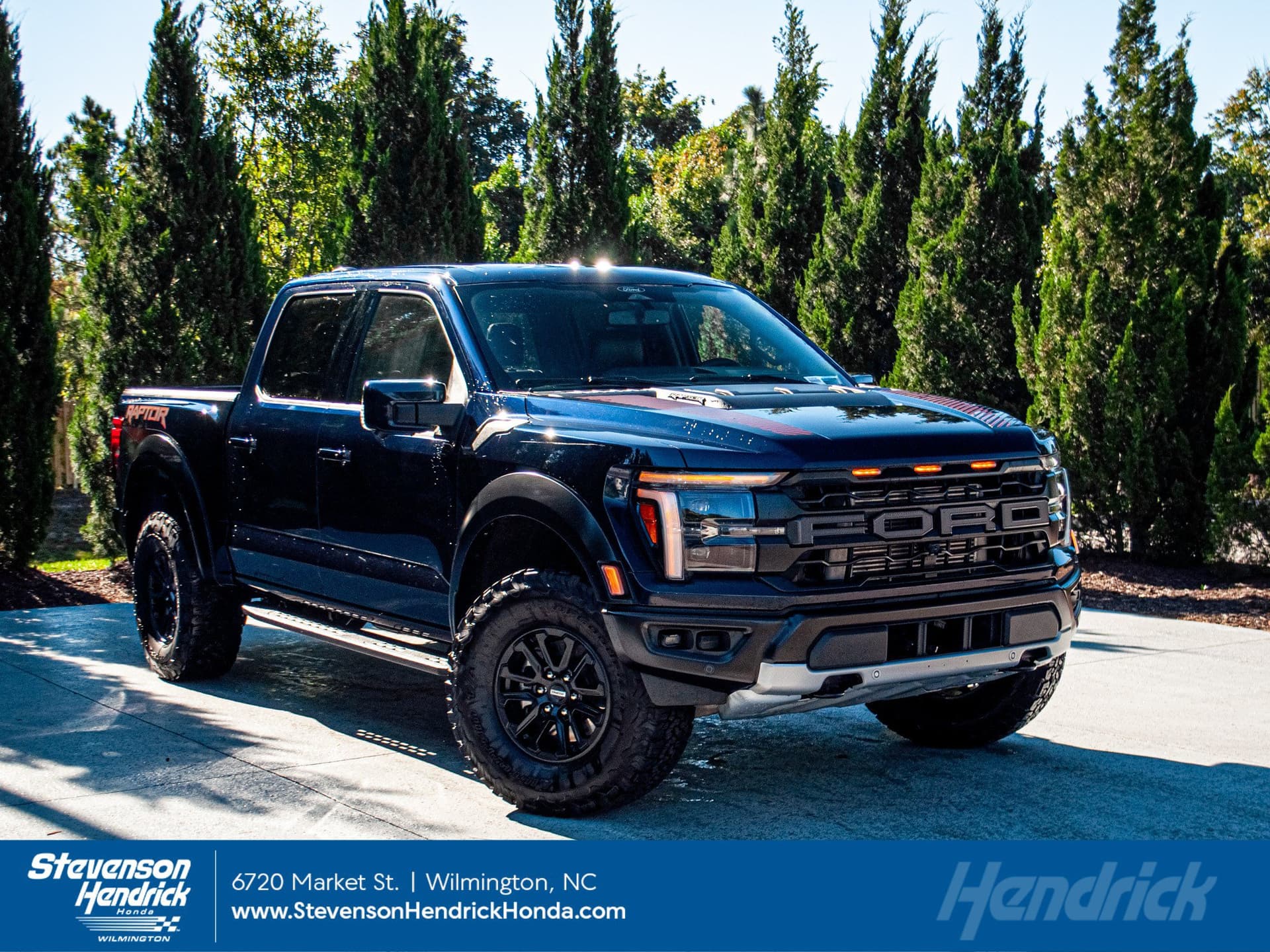 2025 Ford F-150 Raptor — photo 1 of 35