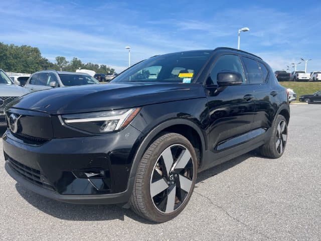 2023 Volvo XC40 Recharge Pure Electric Ultimate — photo 1 of 6