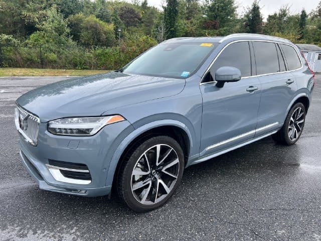 2023 Volvo XC90 Base — photo 1 of 6