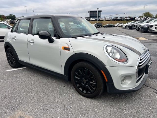 2015 Mini Cooper Hardtop 4 Door Base — photo 1 of 4