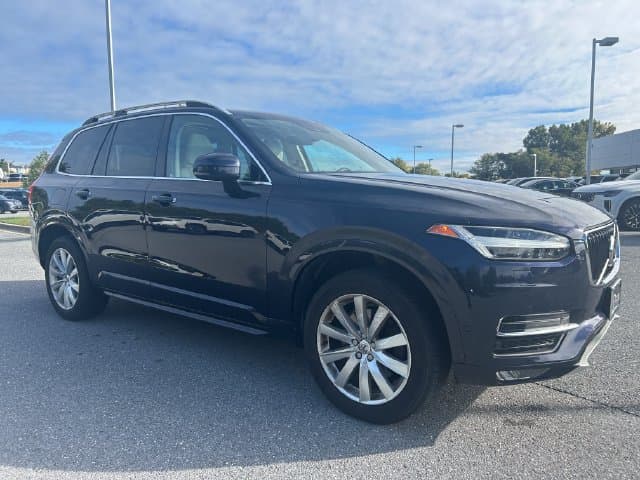 2017 Volvo XC90 Base — photo 1 of 4