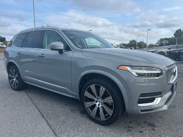 2025 Volvo XC90 Plug-In Hybrid Ultra — photo 1 of 6