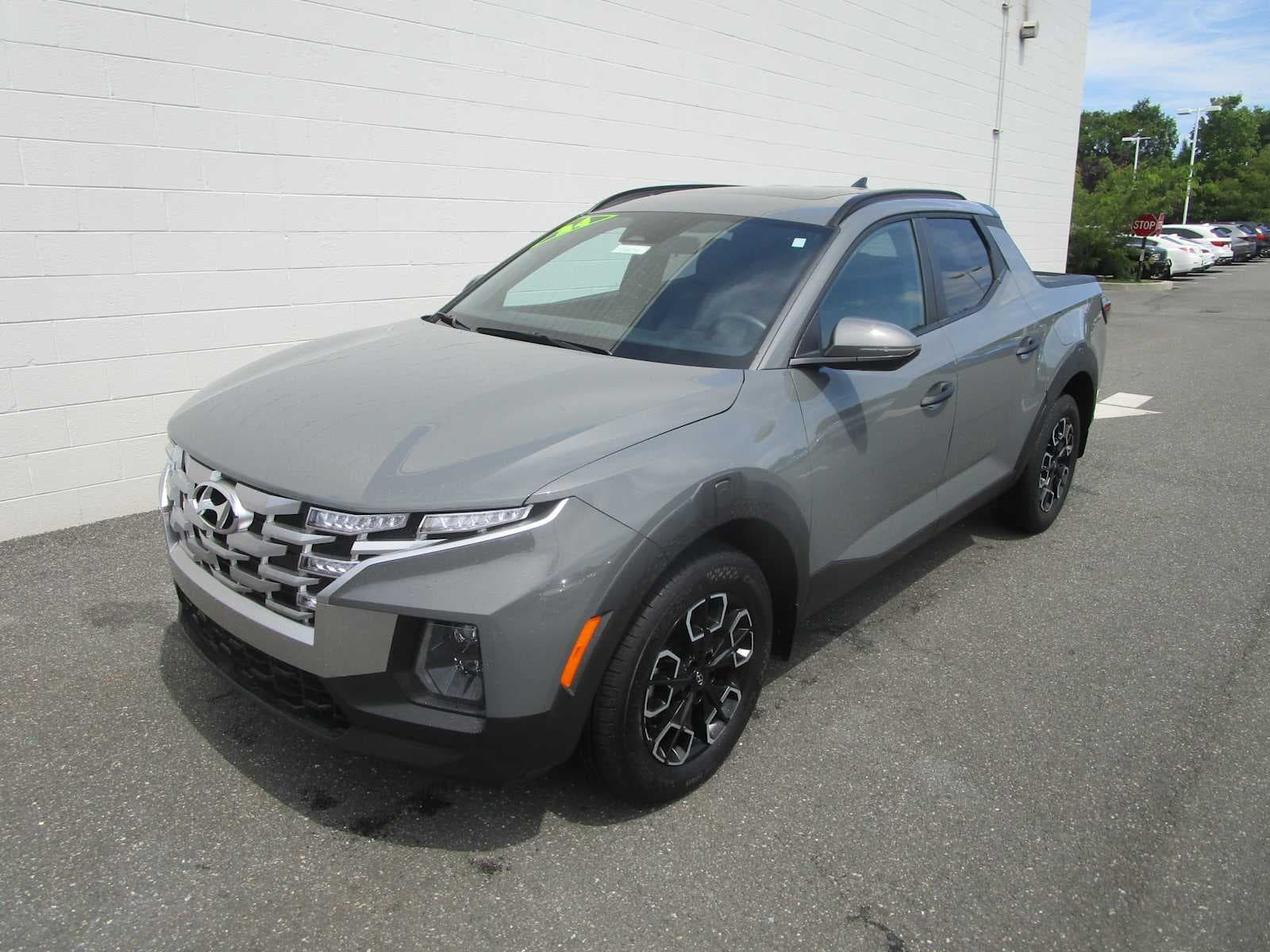 2024 Hyundai Santa Cruz Base — photo 1 of 30