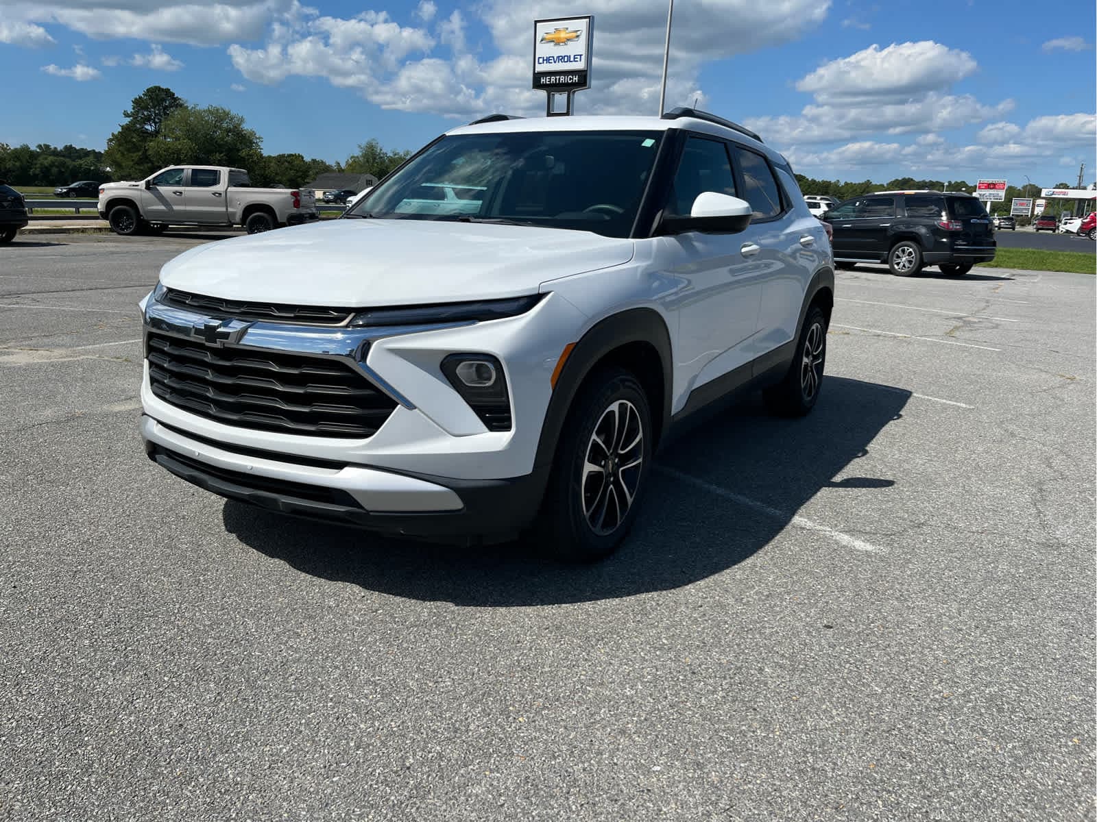 2024 Chevrolet Trailblazer LT — photo 1 of 29
