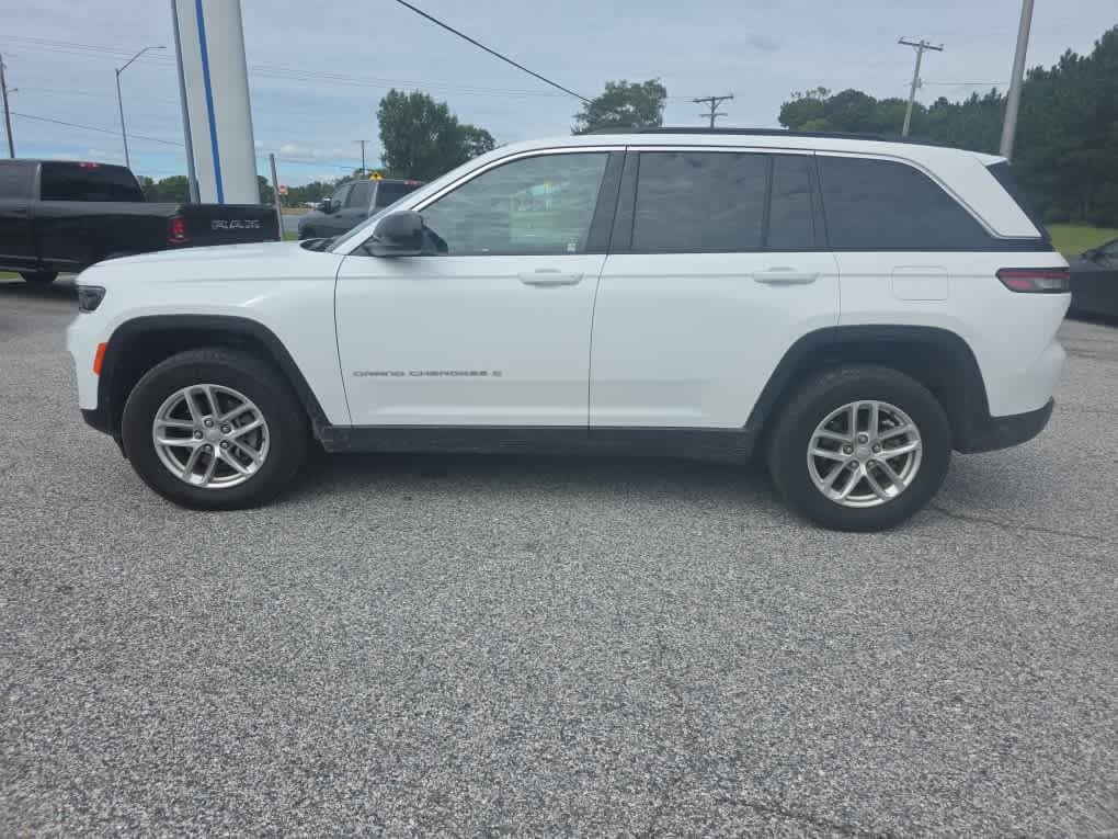 2025 Jeep Grand Cherokee Laredo — photo 1 of 2