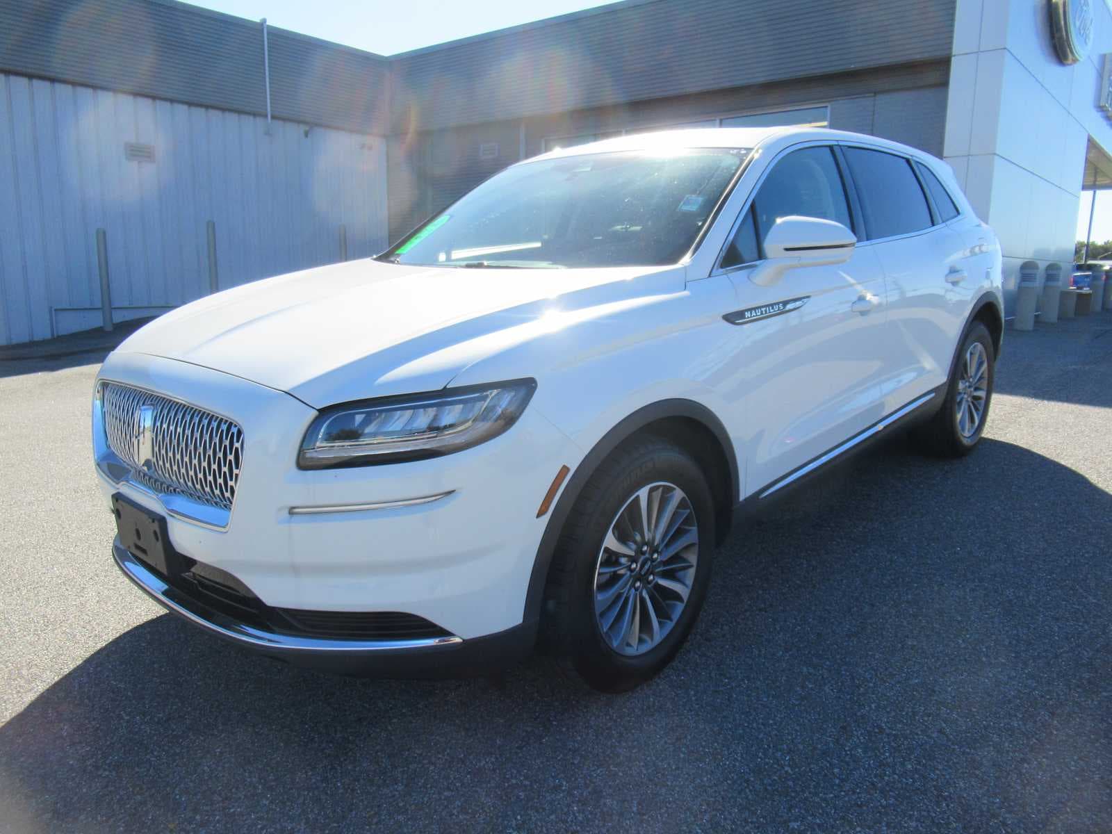 2023 Lincoln Nautilus Standard — photo 1 of 32