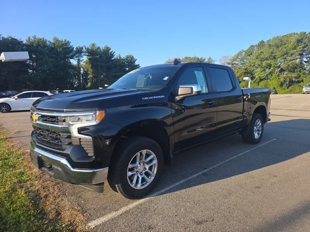 2022 Chevrolet Silverado 1500 LT — photo 1 of 20