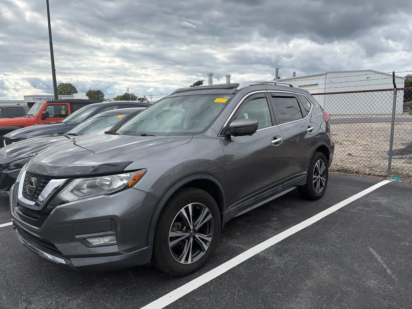 2020 Nissan Rogue SV — photo 1 of 4
