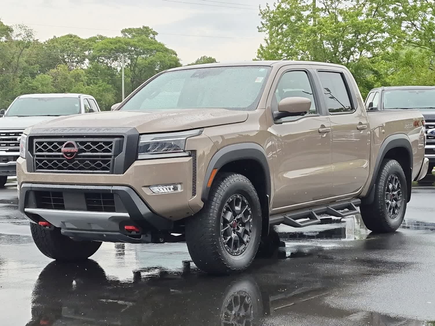2023 Nissan Frontier PRO-4X — photo 1 of 22