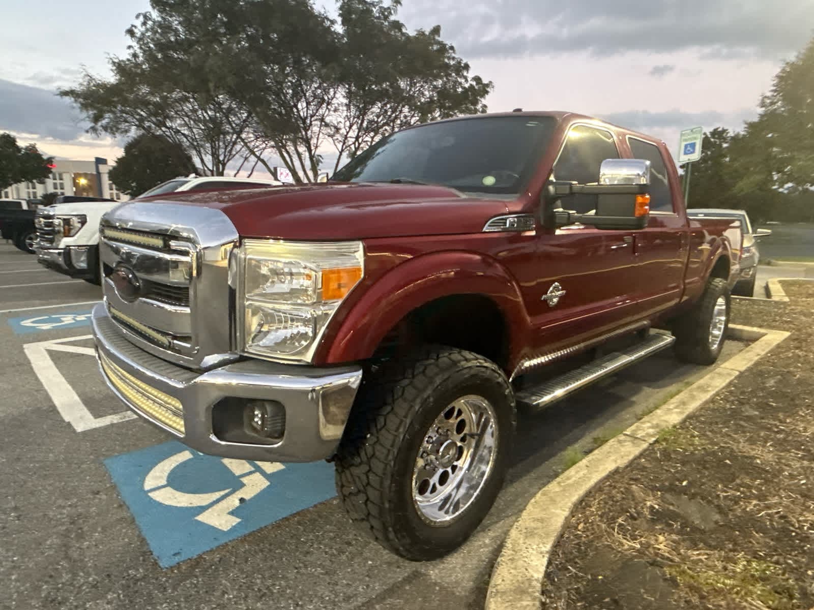 2014 Ford Super Duty F-250 SRW Lariat — photo 1 of 5