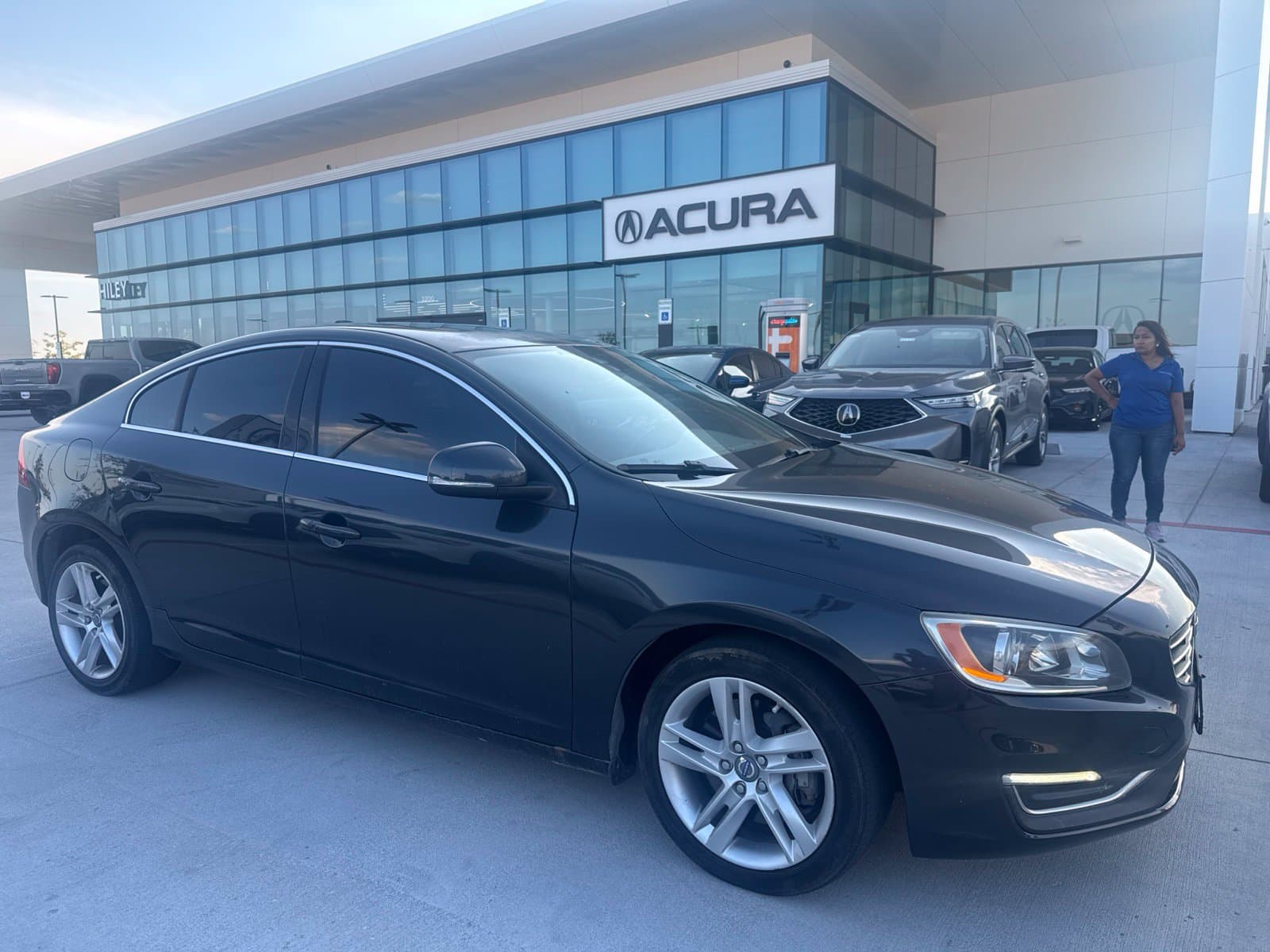 2014 Volvo S60 T5 — photo 1 of 7
