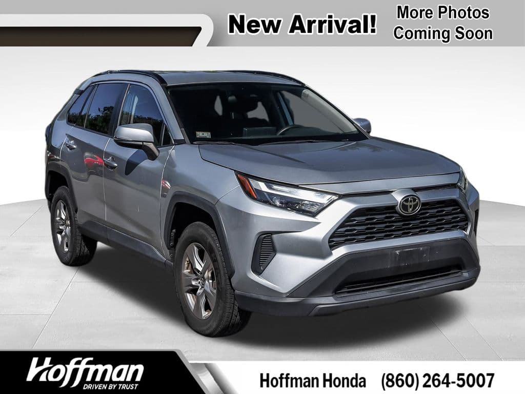2022 Toyota RAV4 XLE — photo 1 of 10