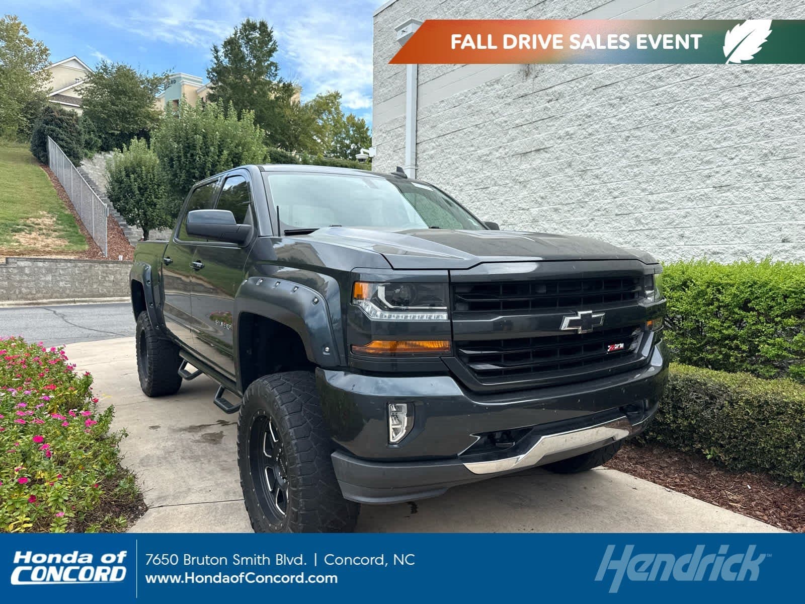 2018 Chevrolet Silverado 1500 LT — photo 1 of 10