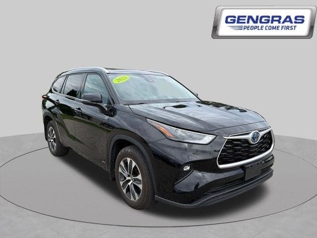 2022 Toyota Highlander Hybrid XLE — photo 1 of 51