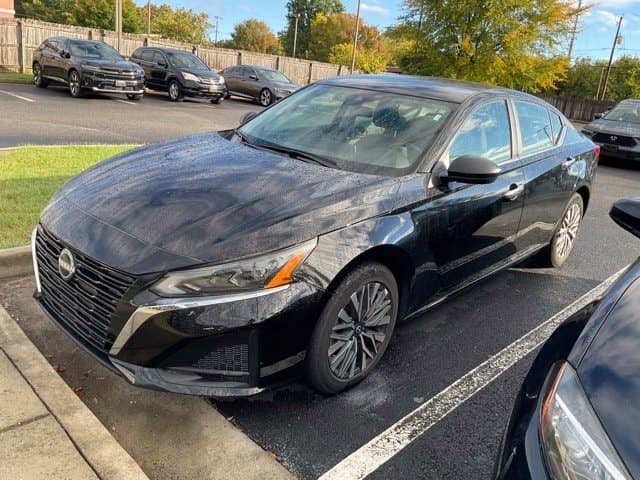 2025 Nissan Altima Base — photo 1 of 4