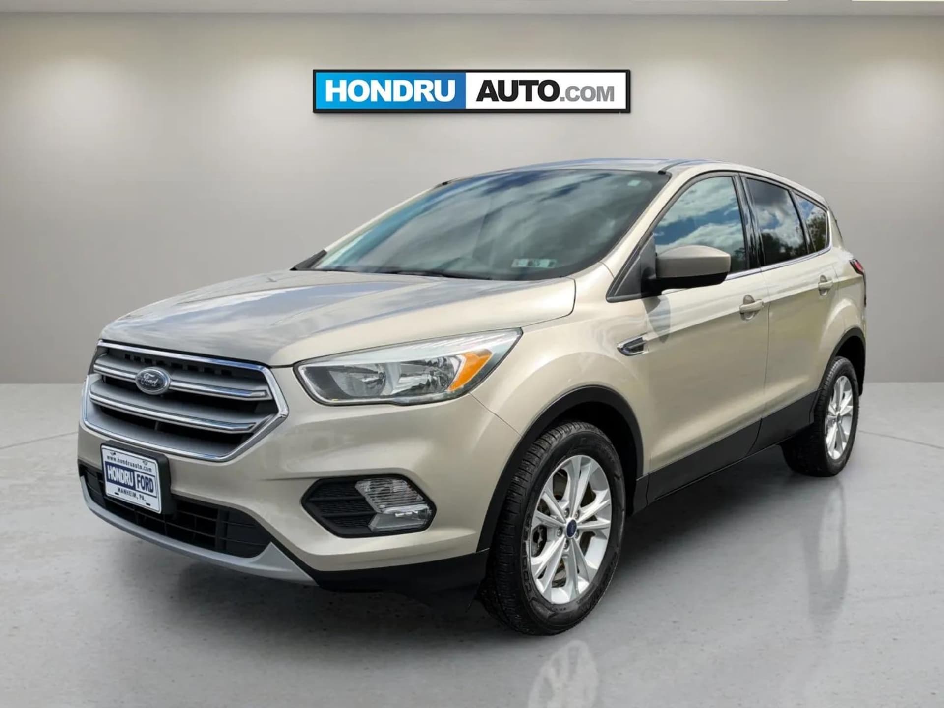2017 Ford Escape SE — photo 1 of 22