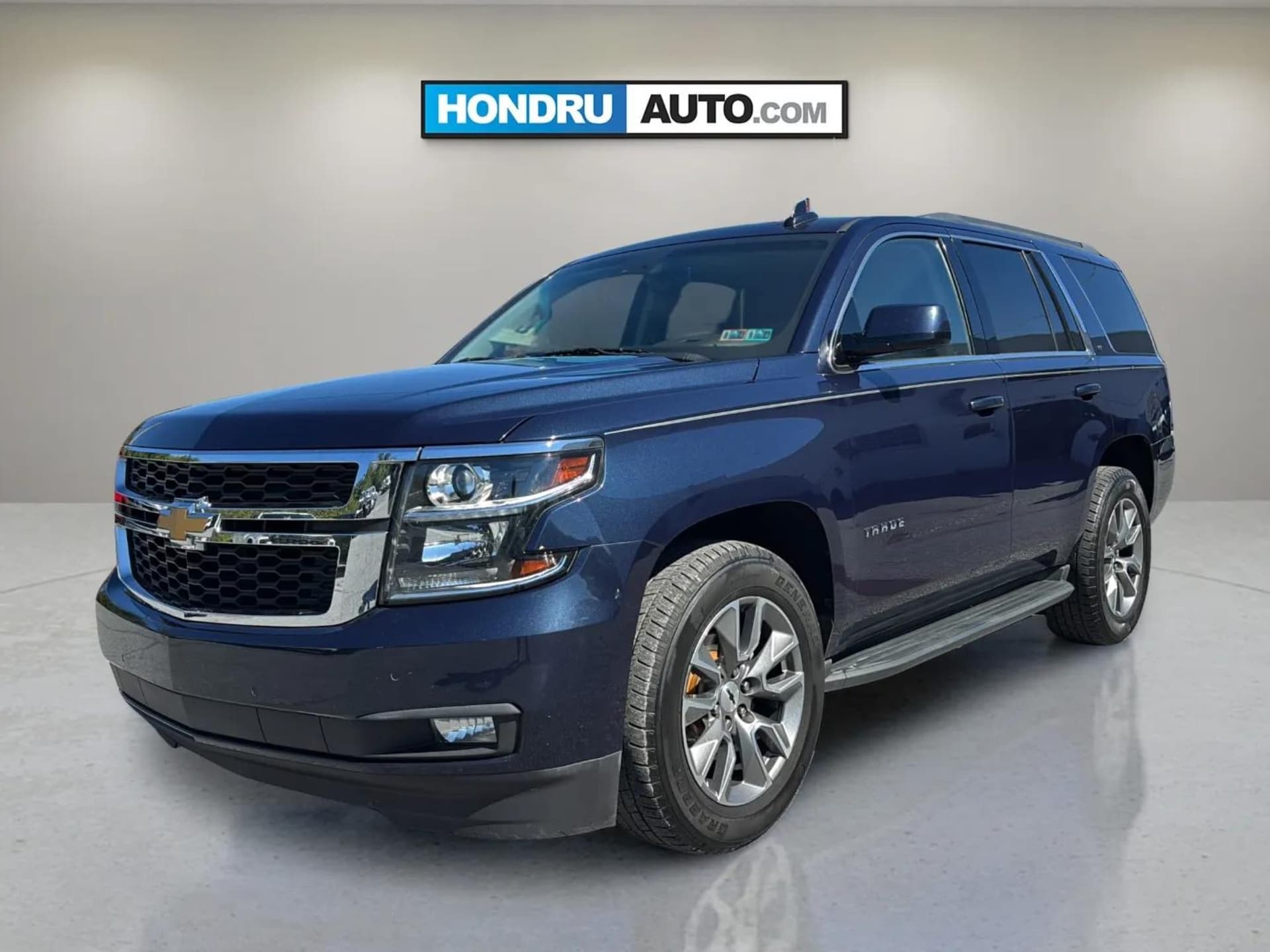 2017 Chevrolet Tahoe LT — photo 1 of 28
