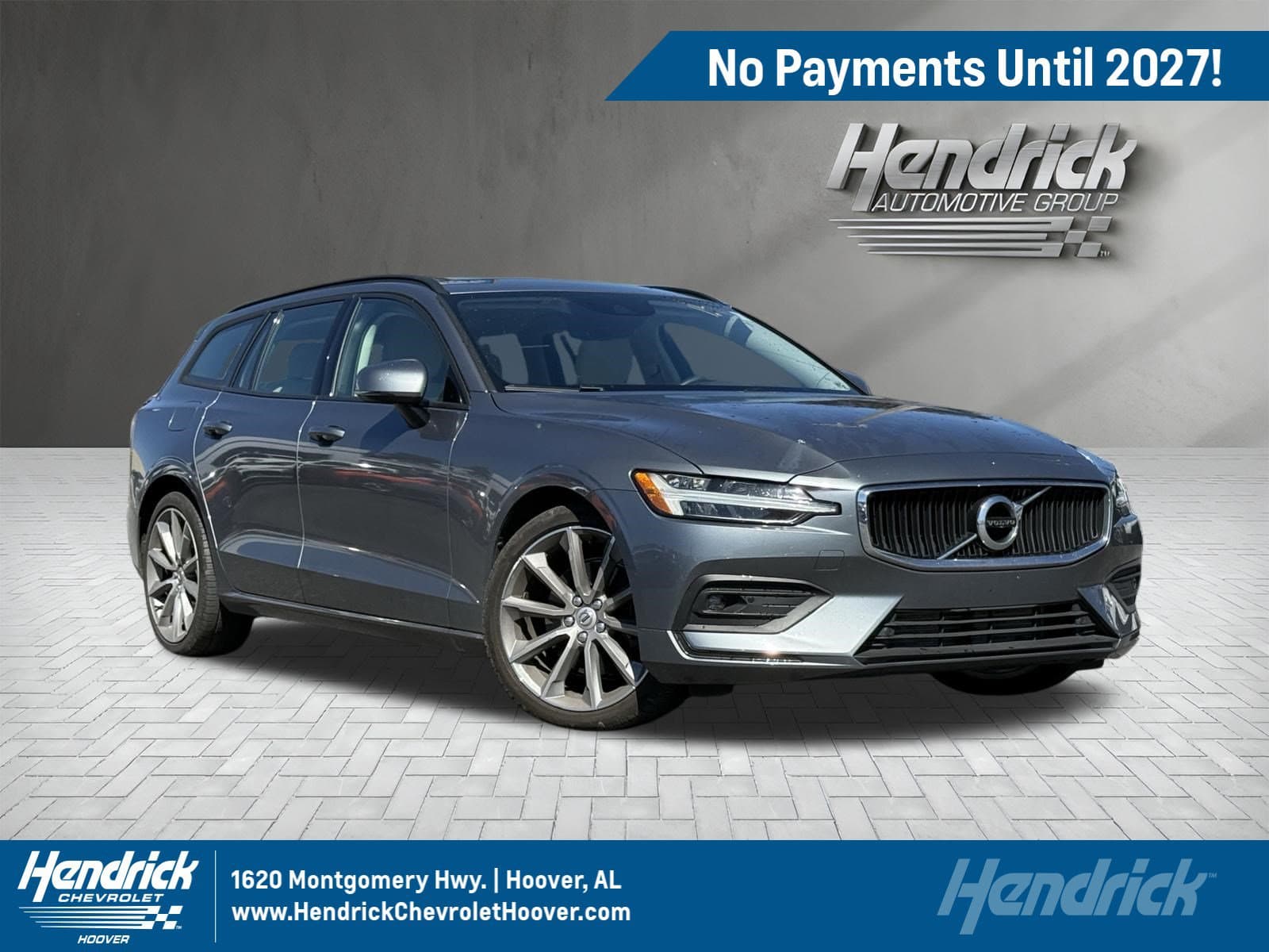 2021 Volvo V60 Momentum — photo 1 of 17