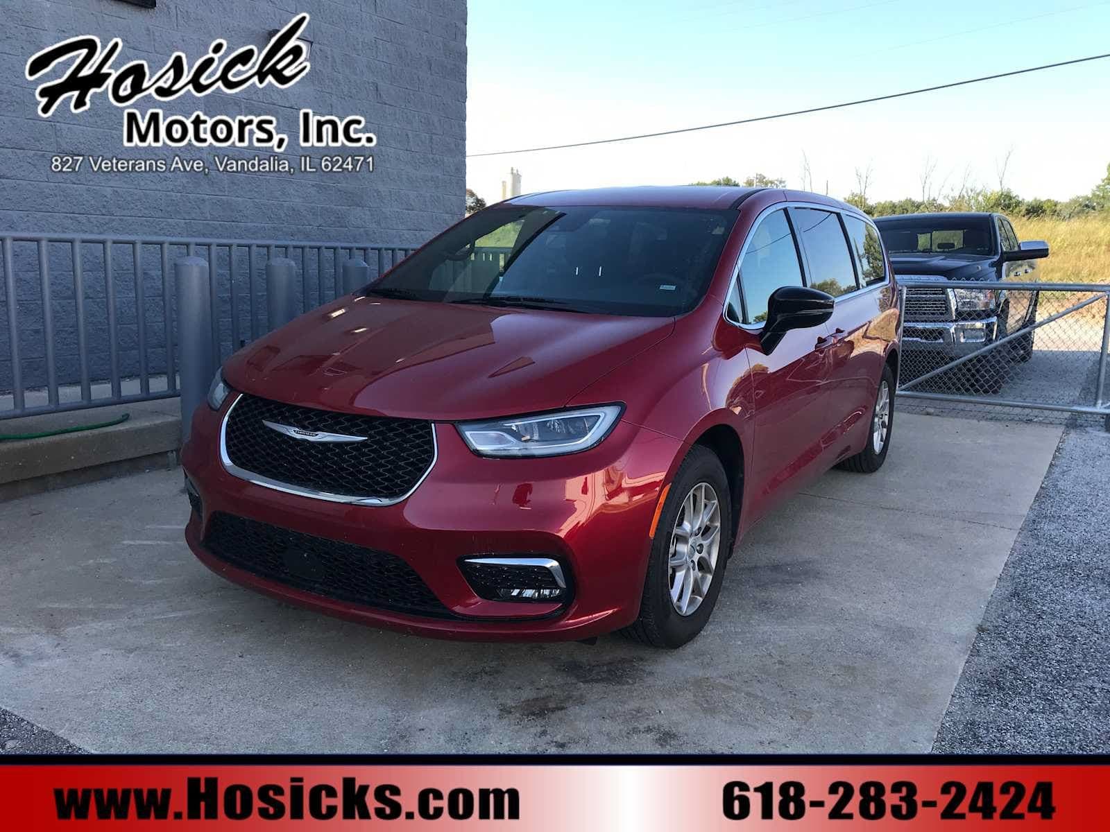 2025 Chrysler Pacifica Select — photo 1 of 6