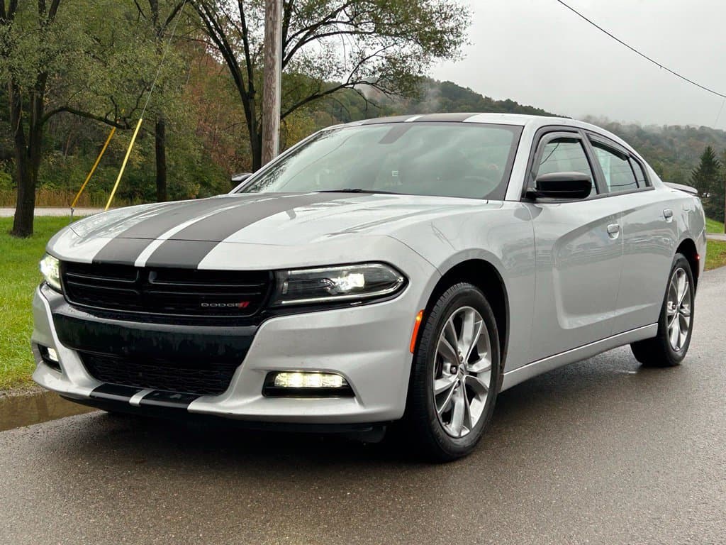 2023 Dodge Charger SXT — photo 1 of 9