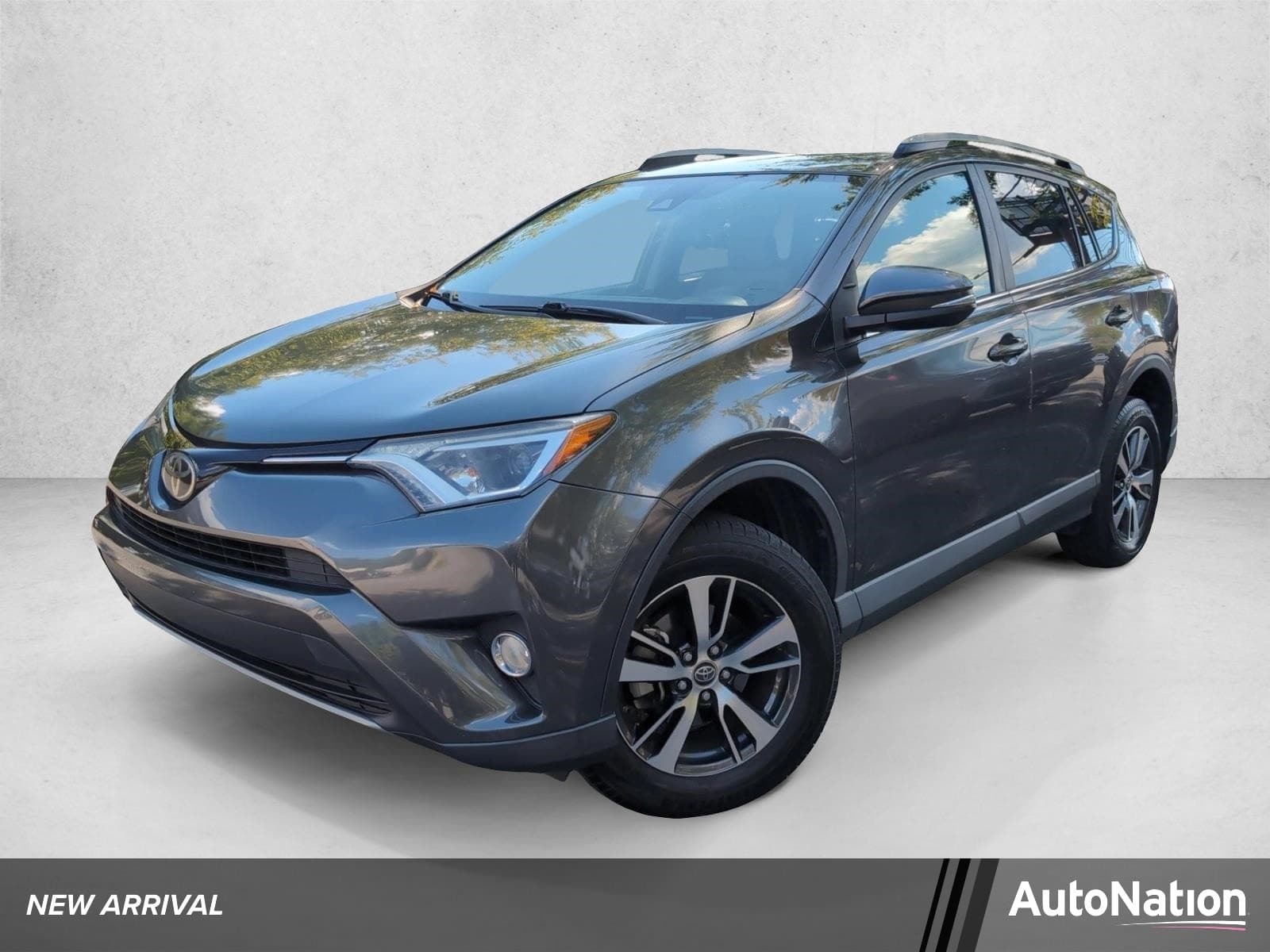 2017 Toyota RAV4 XLE — photo 1 of 30