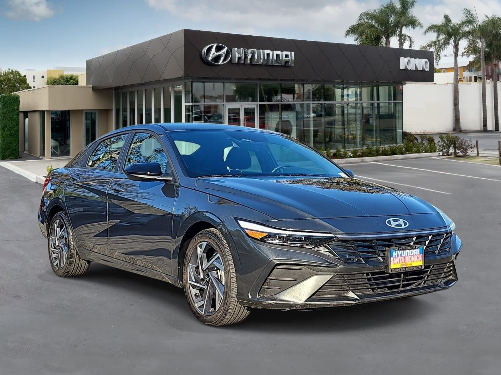 2025 Hyundai Elantra SEL Sport — photo 1 of 39