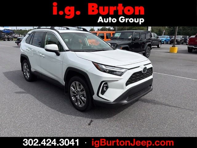 2025 Toyota RAV4 XLE Premium — photo 1 of 10