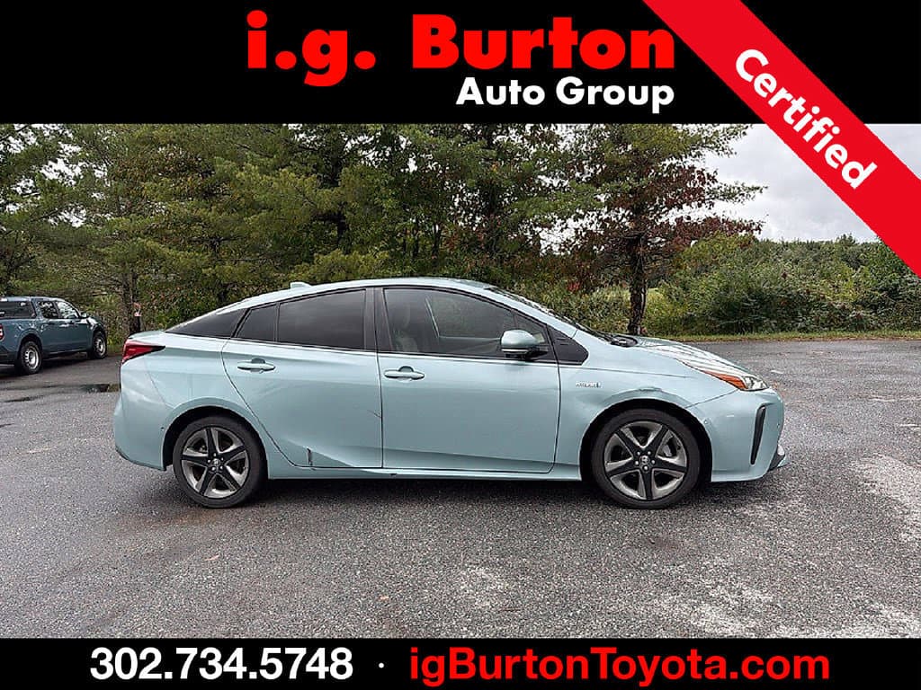 2019 Toyota Prius Limited — photo 1 of 2