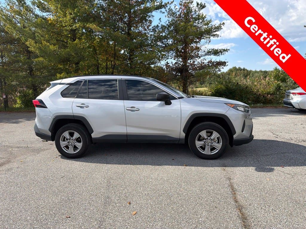 2022 Toyota RAV4 Hybrid LE — photo 1 of 2