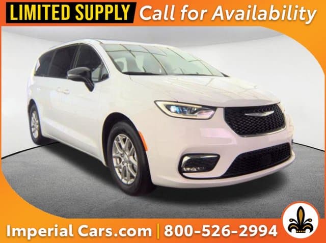 2026 Chrysler Pacifica Select — photo 1 of 12