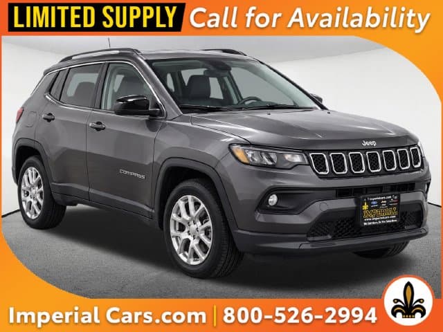 2023 Jeep Compass Latitude Lux — photo 1 of 13