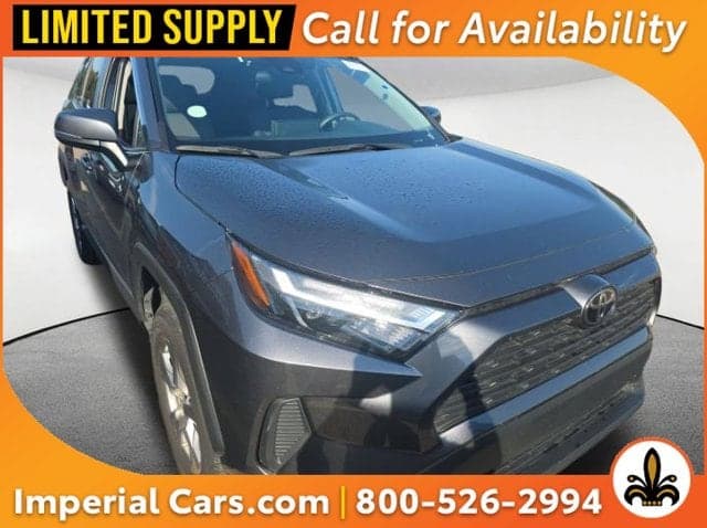 2025 Toyota RAV4 XLE — photo 1 of 12