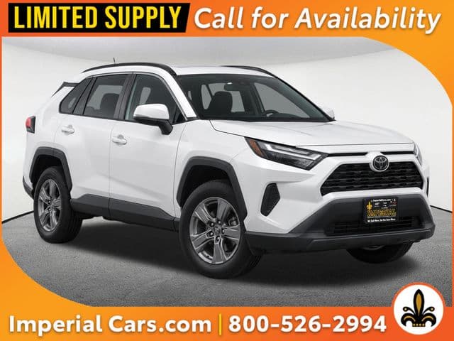 2025 Toyota RAV4 XLE — photo 1 of 6