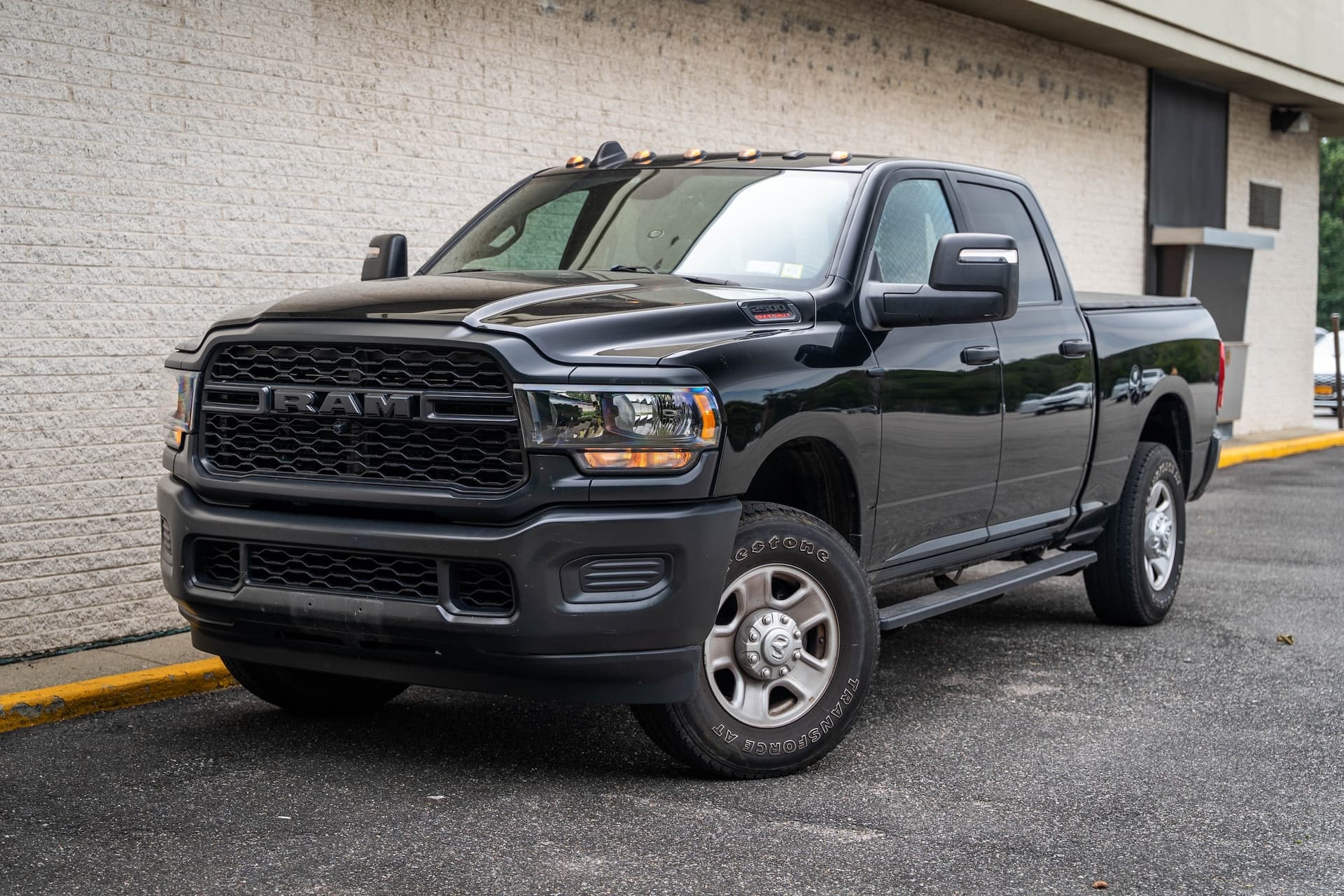 2023 RAM 2500 Tradesman — photo 1 of 28