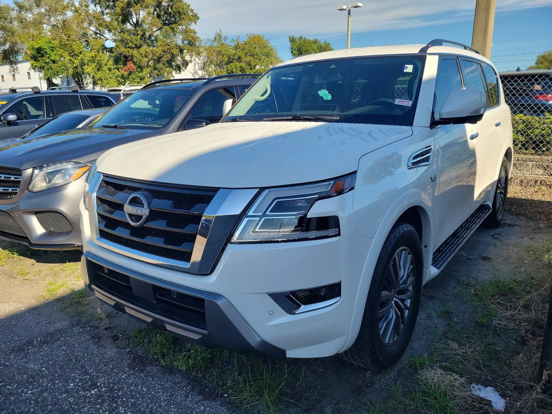 2021 Nissan Armada SL — photo 1 of 5