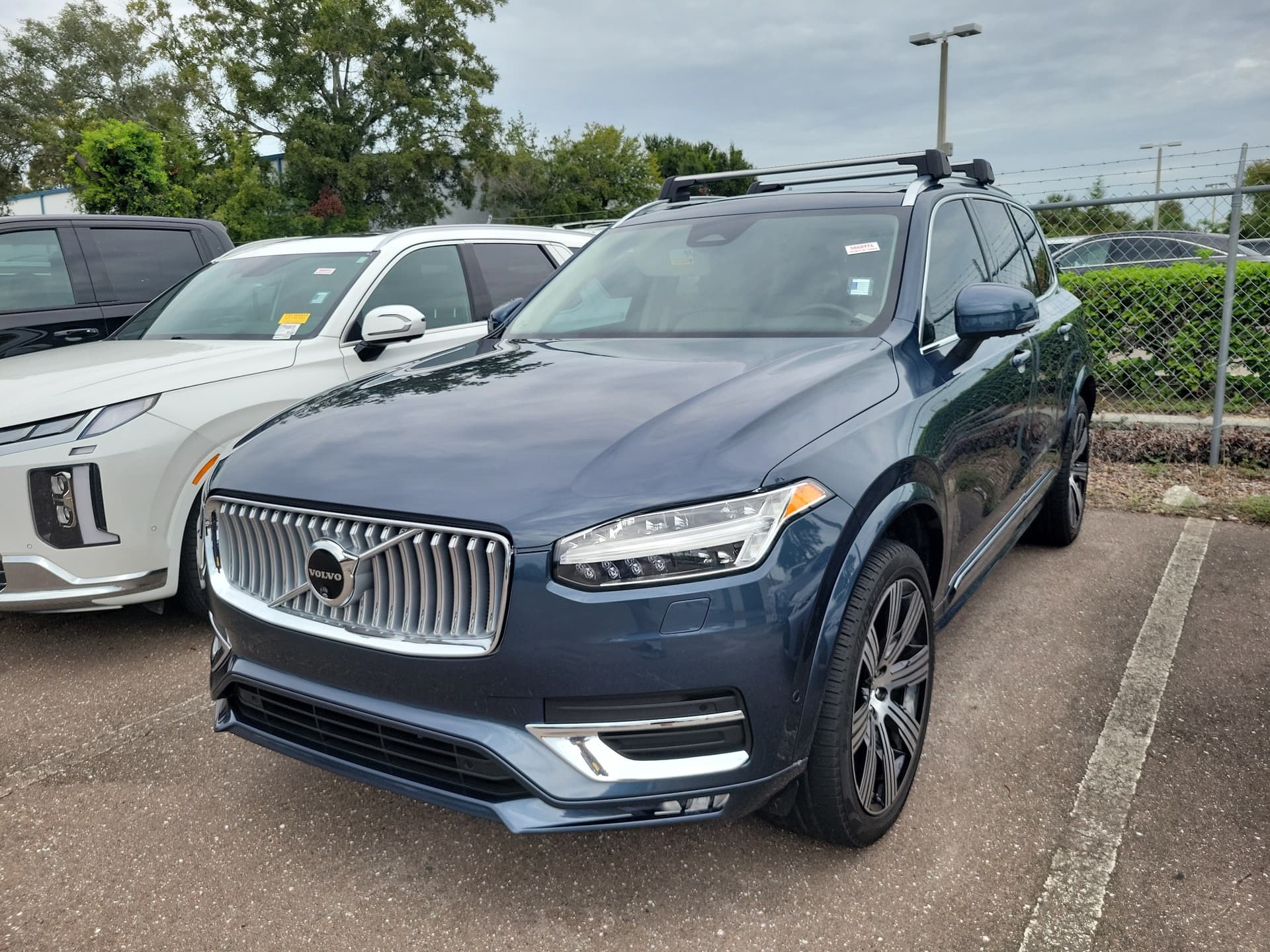 2025 Volvo XC90 Plus — photo 1 of 5