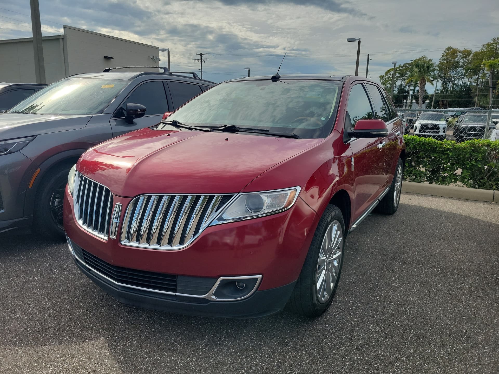 2013 Lincoln MKX Base — photo 1 of 5