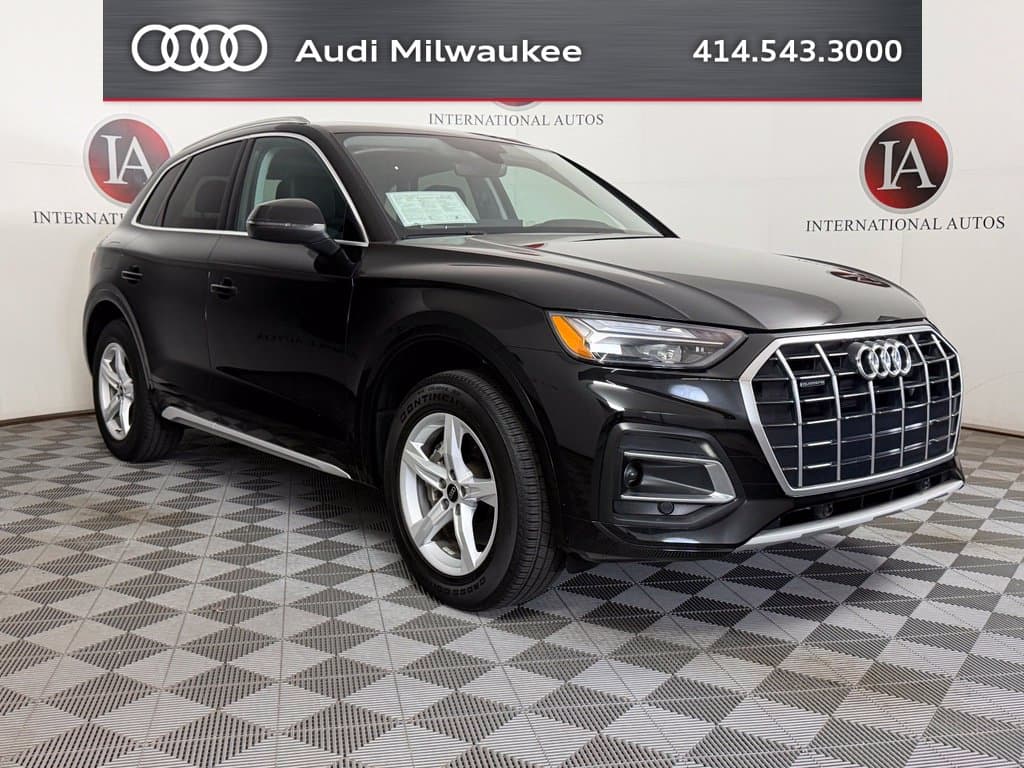 2024 Audi Q5 Base — photo 1 of 39