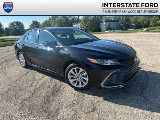 2024 Toyota Camry LE — photo 1 of 5