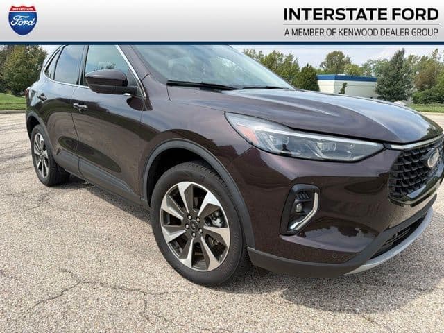 2023 Ford Escape Platinum — photo 1 of 5