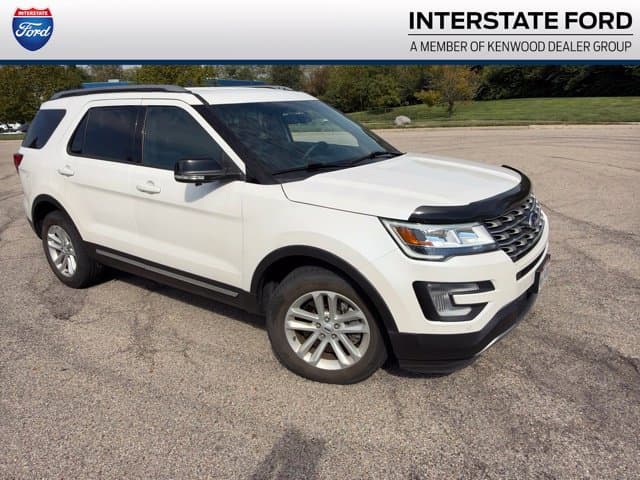 2017 Ford Explorer XLT — photo 1 of 5