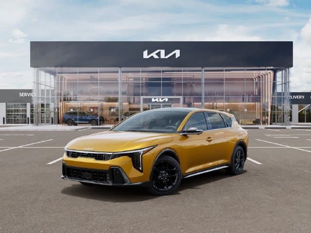 2026 Kia K4 Hatchback GT-Line Turbo — photo 1 of 27