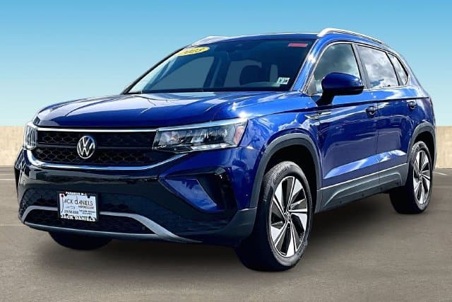 2023 Volkswagen Taos Base — photo 1 of 28