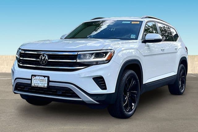 2023 Volkswagen Atlas 3.6L V6 SE w/Technology — photo 1 of 31