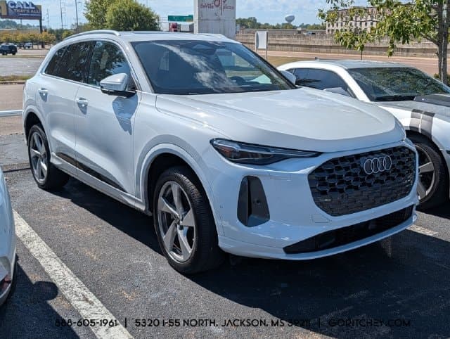 2025 Audi Q5 Base — photo 1 of 16