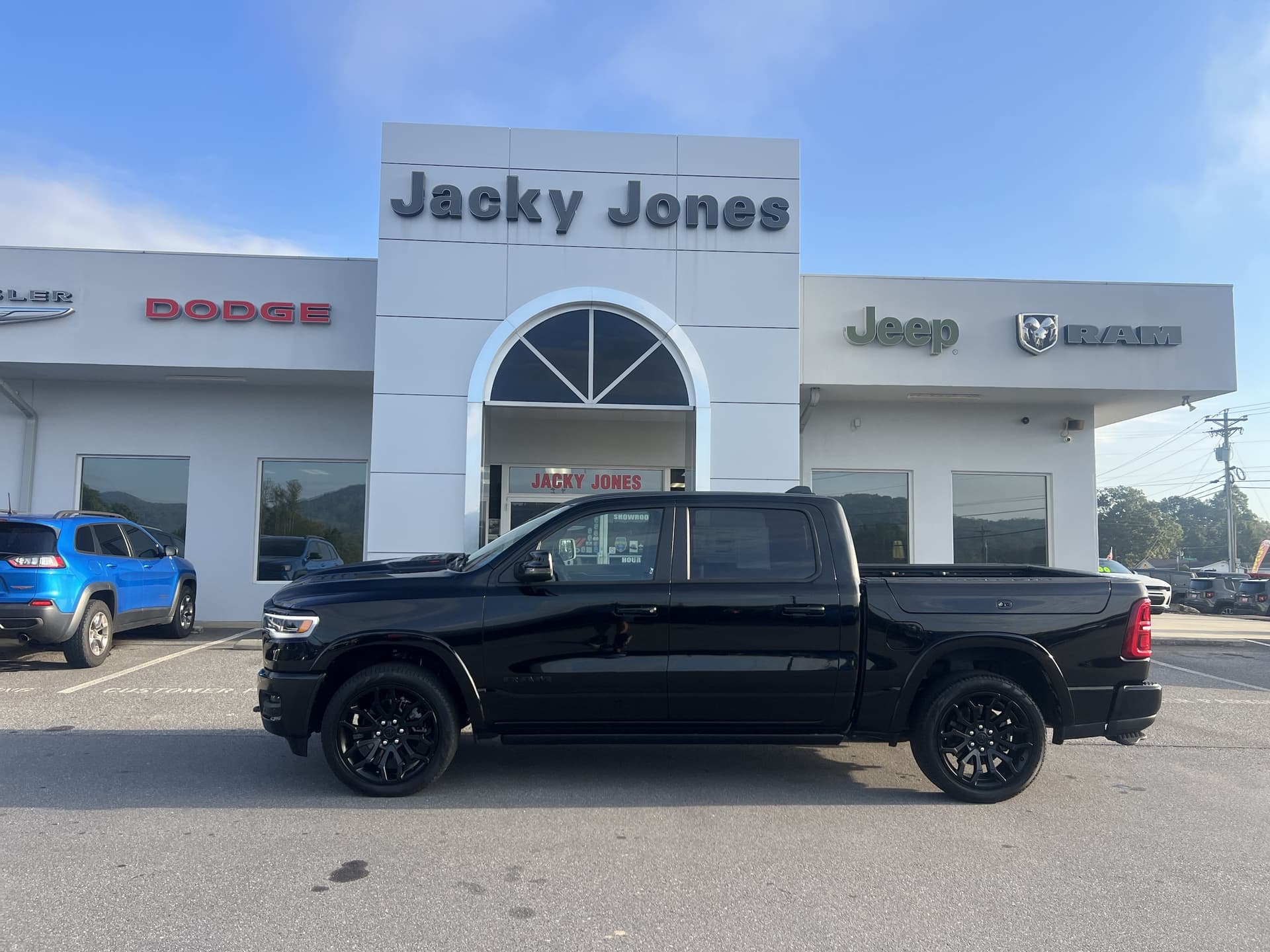 2025 RAM 1500 Limited — photo 1 of 51