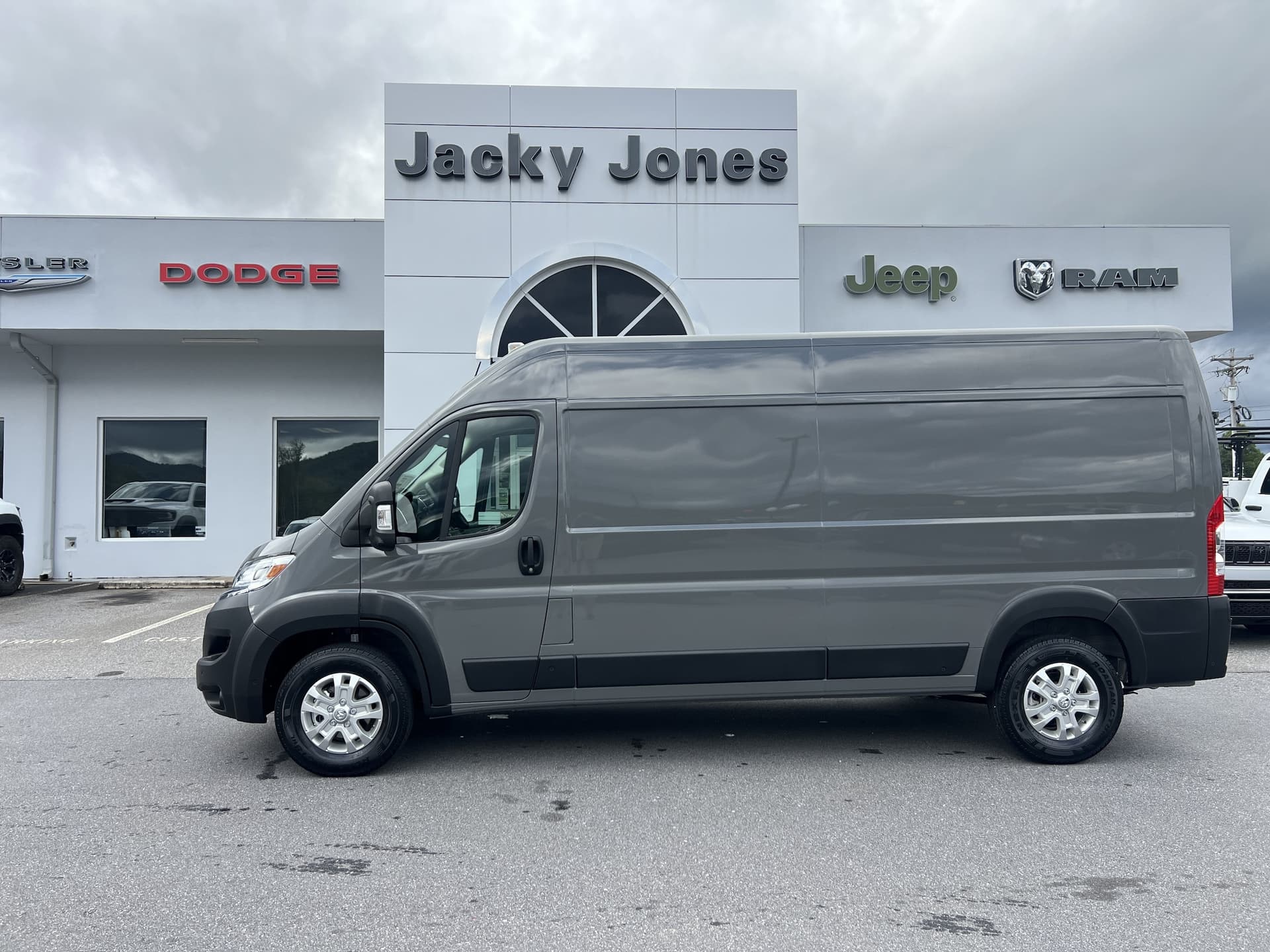 2025 RAM ProMaster Cargo Van Base — photo 1 of 29