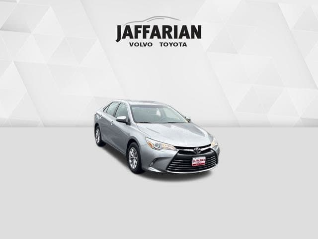 2016 Toyota Camry LE — photo 1 of 11